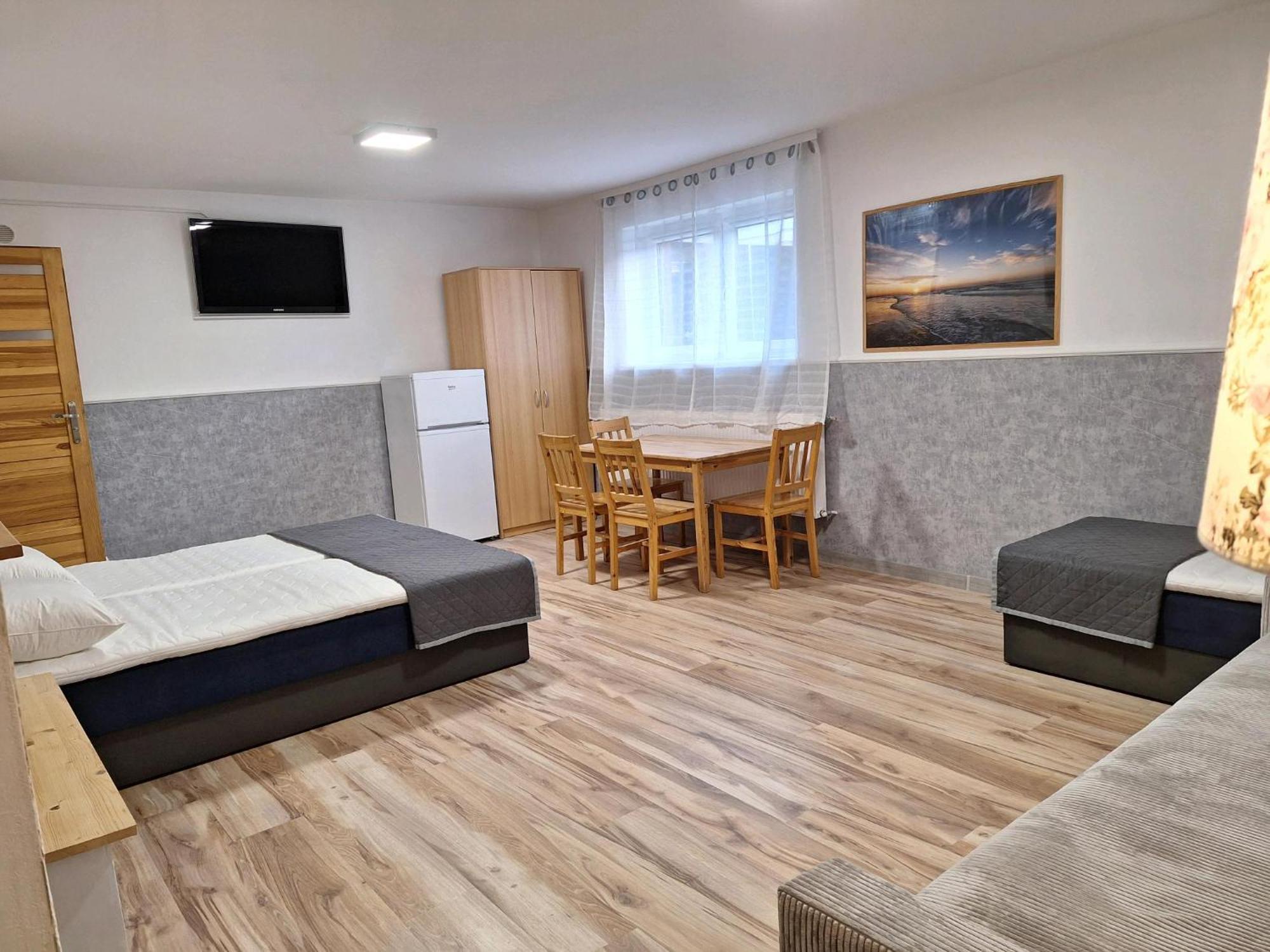 Lesne Zacisze Hotel Микошево Екстериор снимка